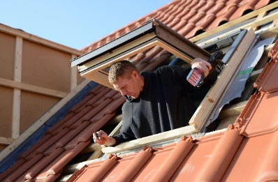 Pose de fenêtres de toit Velux à Rochonvillers